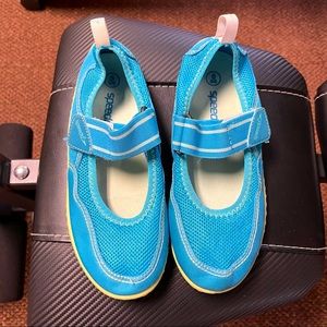 Speedo Swim Shoes Size 5/6